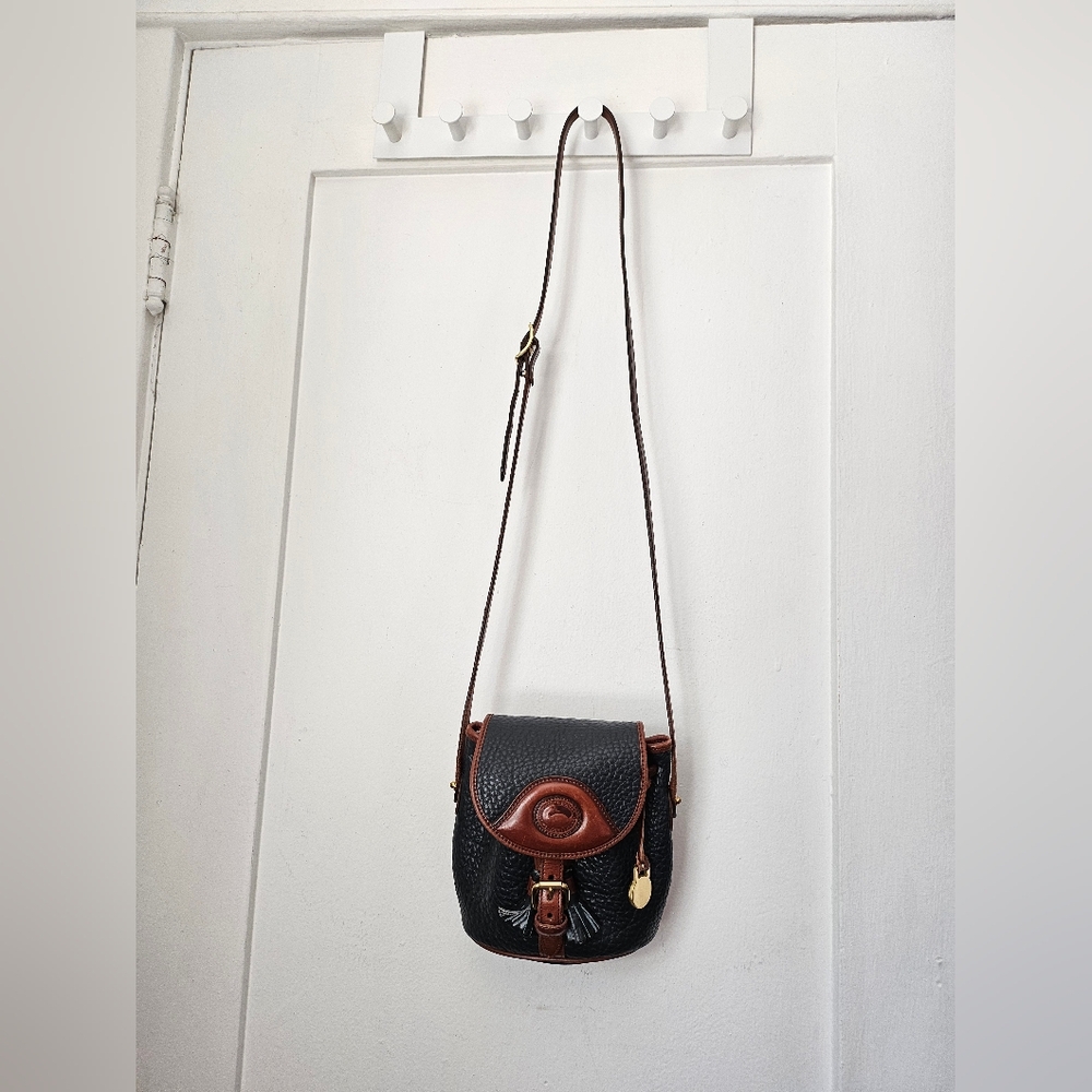 Dooney and Bourke Vintage Pouch Navy with Burnt Cedar Trim B760